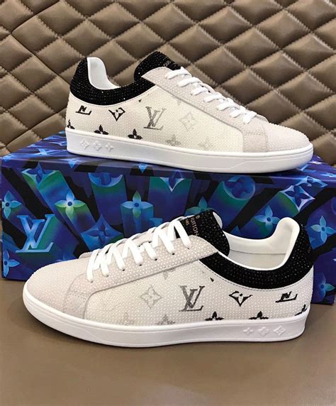 scarpe uomo louis vuitton 2022|louis vuitton sneakers for men.